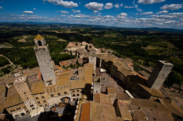 Overlooking San Gimignano || creative commons photo by Andrew Baldwin